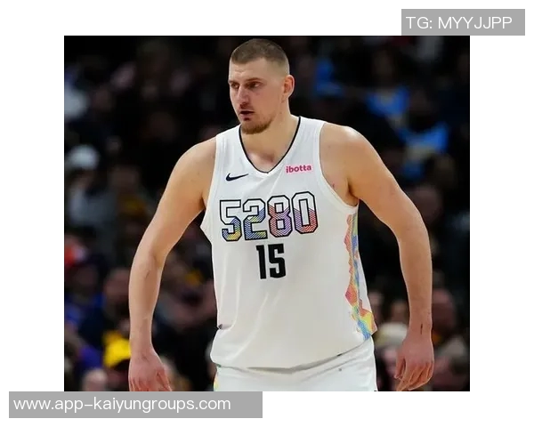 约基奇本赛季前31场比赛中已达16次三双超越威少16-17赛季的表现 约基奇本赛季前31场比赛中已达16次三双超越威少16-17赛季的表现