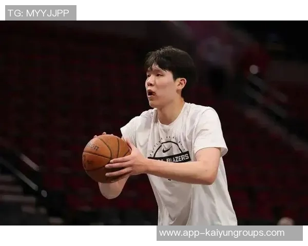 杨瀚森在开拓者G联盟中不断挑战体能锻炼适应能力提升个人竞技水平 杨瀚森在开拓者G联盟中不断挑战体能锻炼适应能力提升个人竞技水平