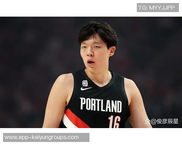 拓媒分析杨瀚森无法胜任第三中锋休赛期需考虑引进罗威加强中锋阵容